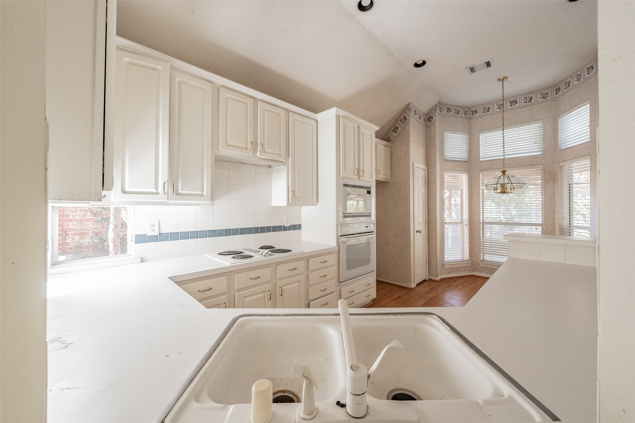 141 Arbor Glen Drive , Euless, TX, 76039 | 20756847 | Realty Texas LLC