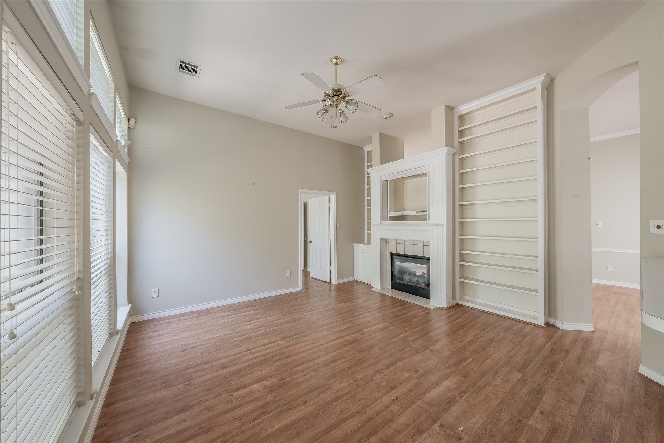 141 Arbor Glen Drive , Euless, TX, 76039 | 20756847 | Realty Texas LLC