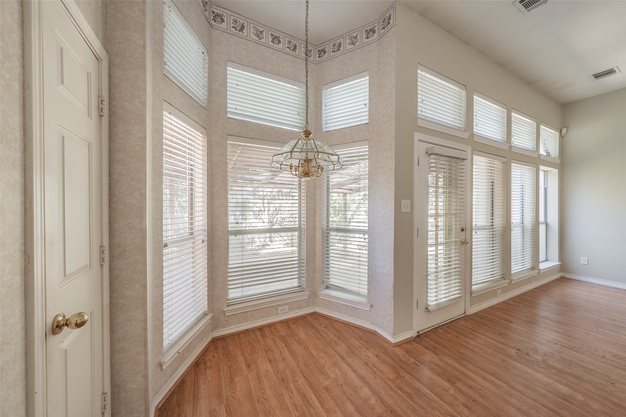 141 Arbor Glen Drive , Euless, TX, 76039 | 20756847 | Realty Texas LLC