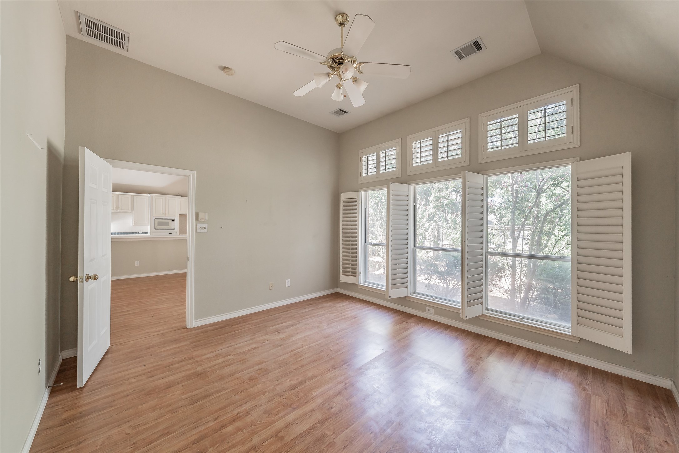 141 Arbor Glen Drive , Euless, TX, 76039 | 20756847 | Realty Texas LLC