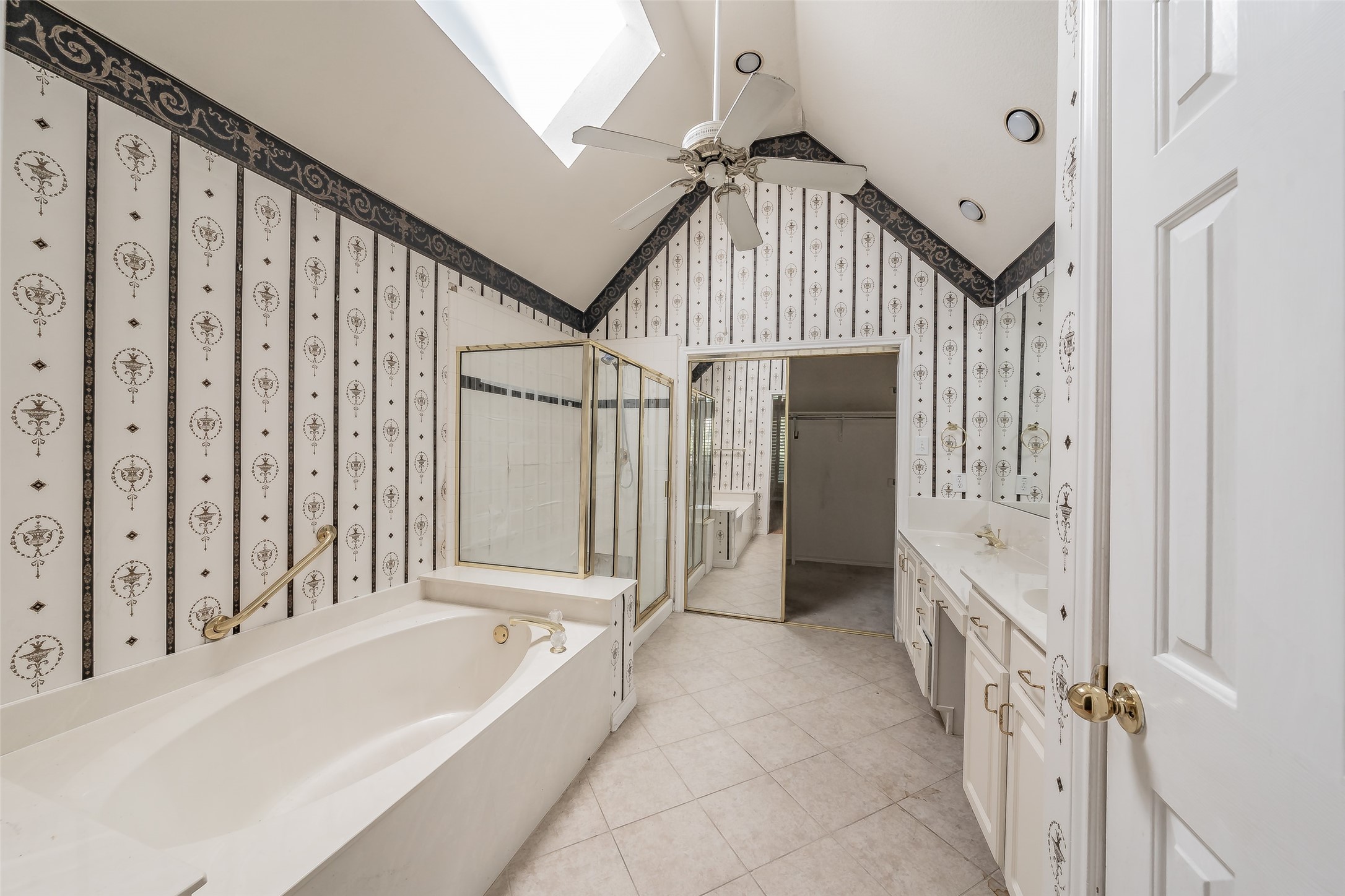 141 Arbor Glen Drive , Euless, TX, 76039 | 20756847 | Realty Texas LLC