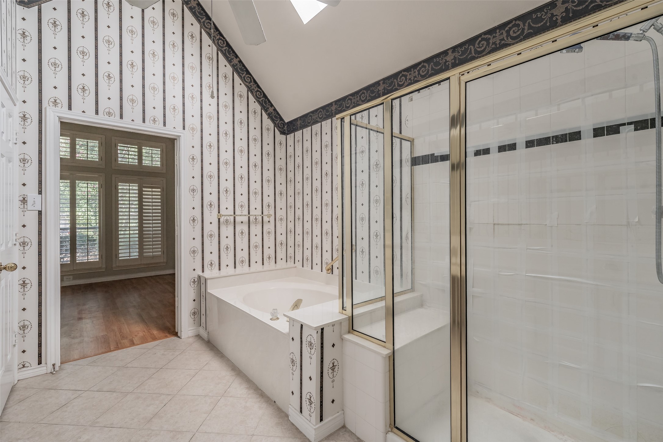 141 Arbor Glen Drive , Euless, TX, 76039 | 20756847 | Realty Texas LLC
