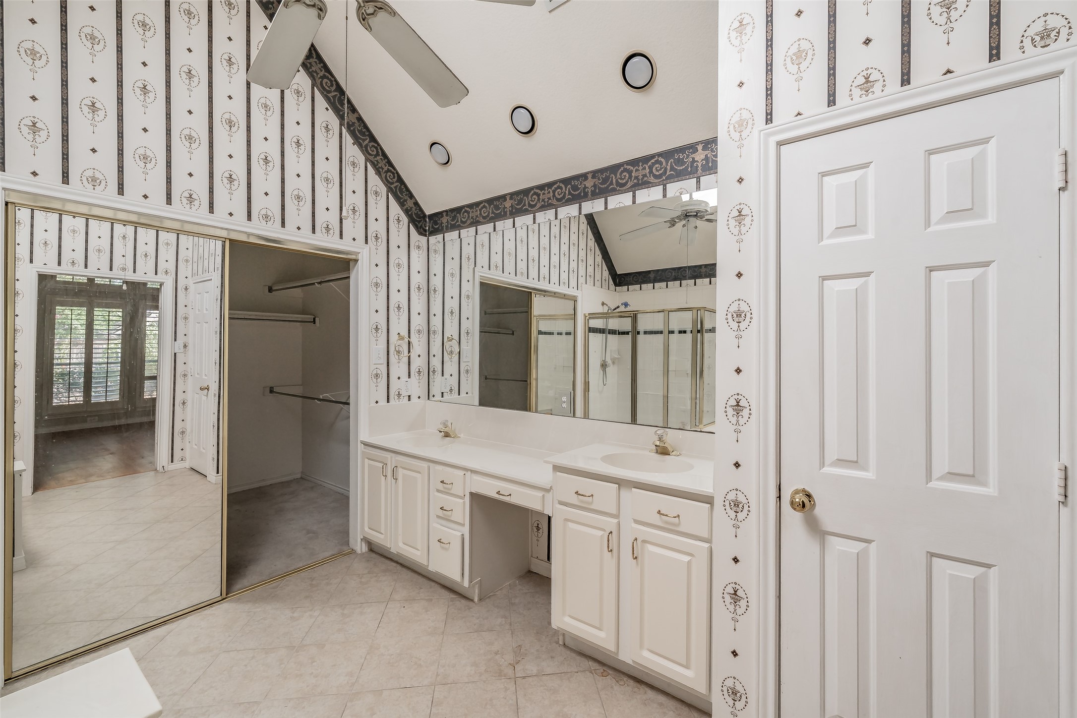 141 Arbor Glen Drive , Euless, TX, 76039 | 20756847 | Realty Texas LLC