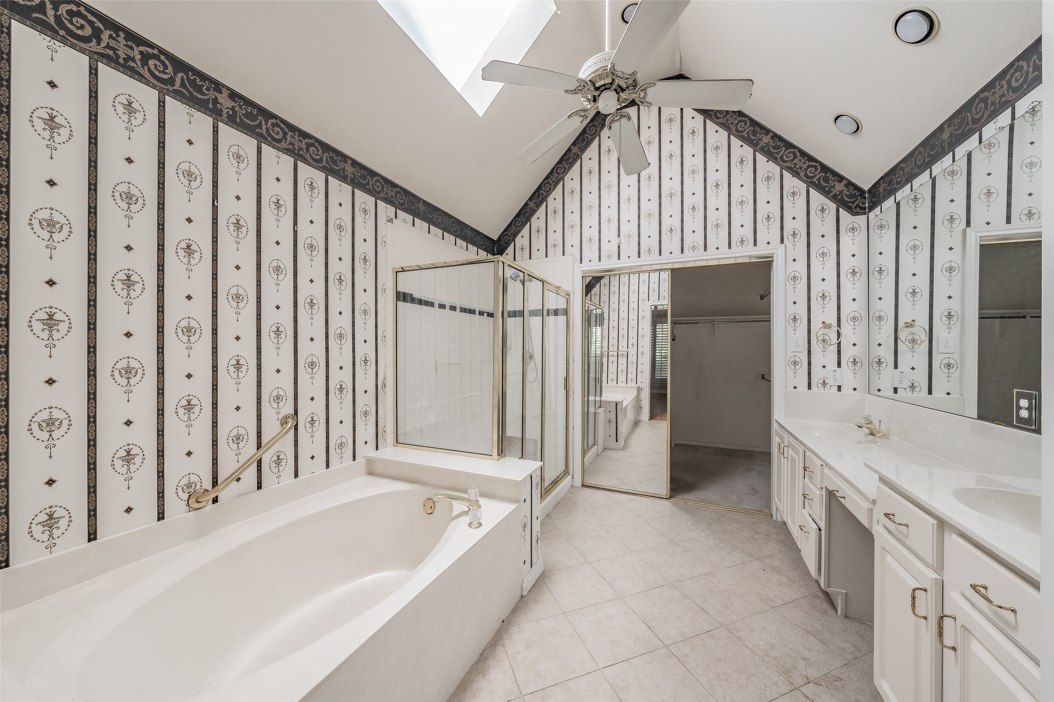 141 Arbor Glen Drive , Euless, TX, 76039 | 20756847 | Realty Texas LLC