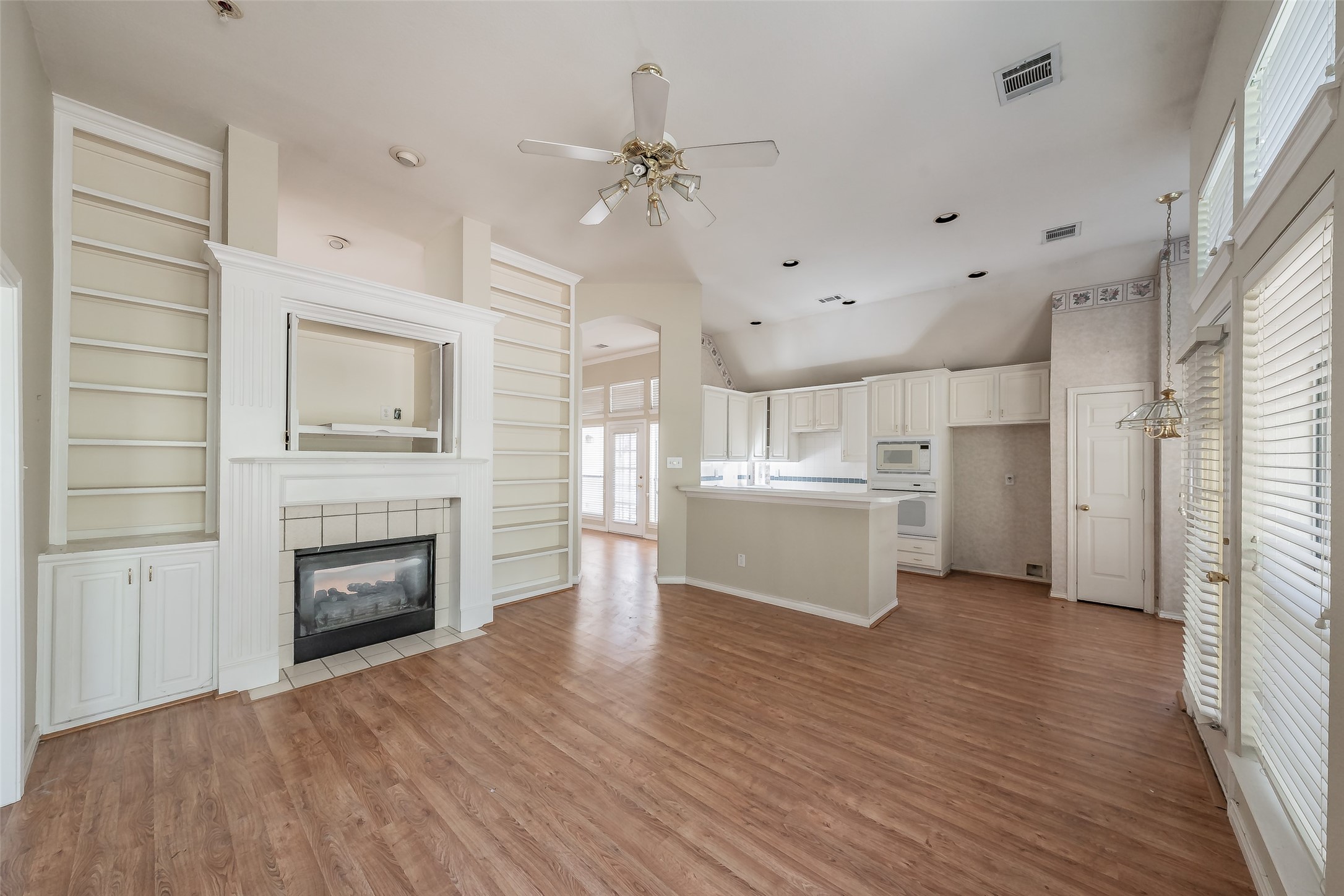 141 Arbor Glen Drive , Euless, TX, 76039 | 20756847 | Realty Texas LLC