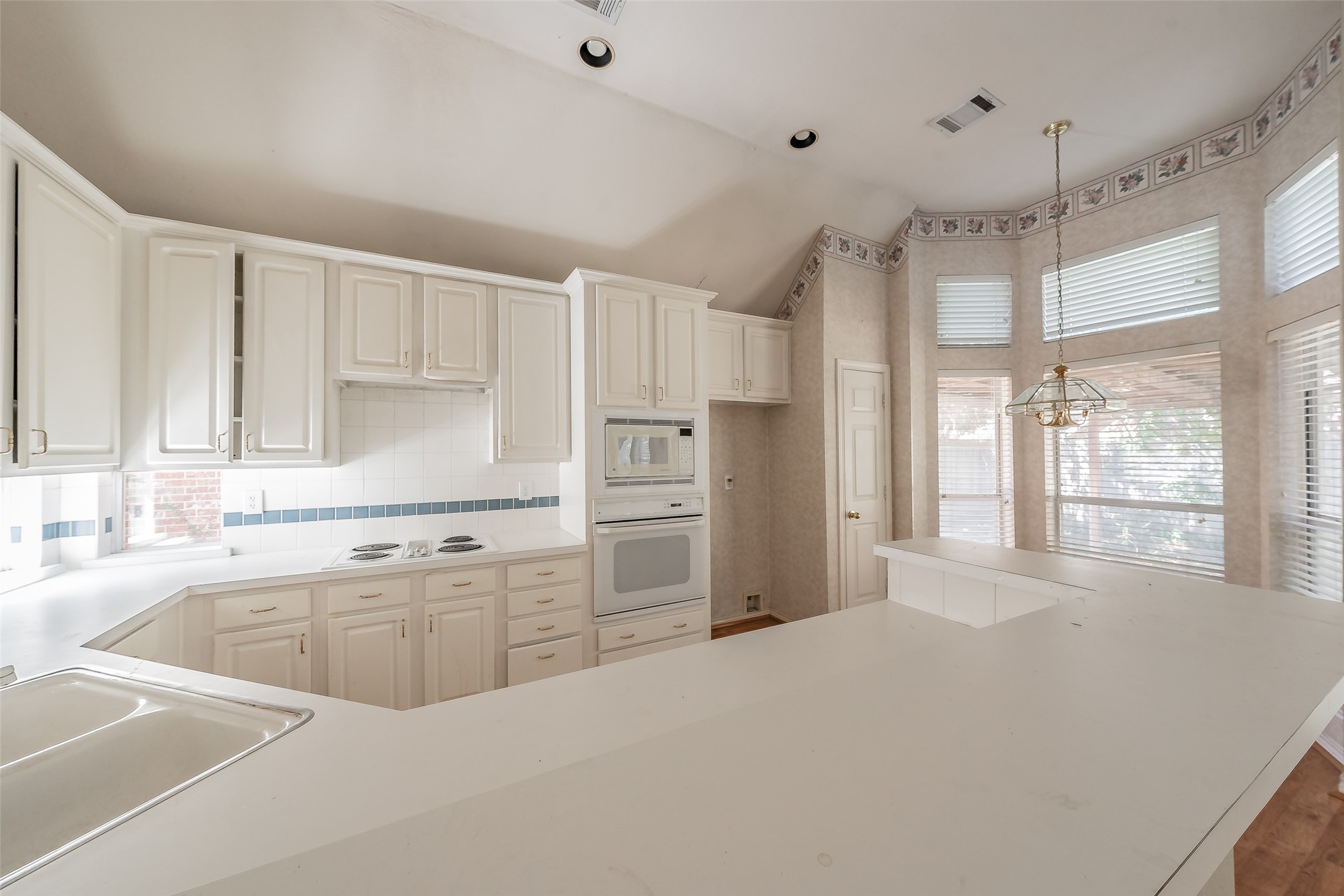 141 Arbor Glen Drive , Euless, TX, 76039 | 20756847 | Realty Texas LLC