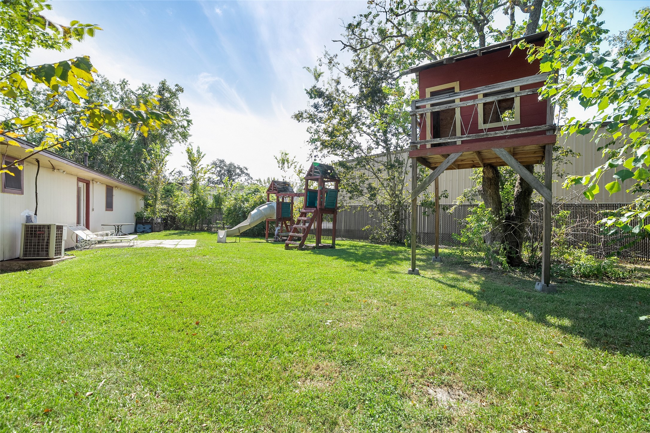 813 Texas Avenue , League City, TX, 77573 | 72028339 | Realty Texas LLC
