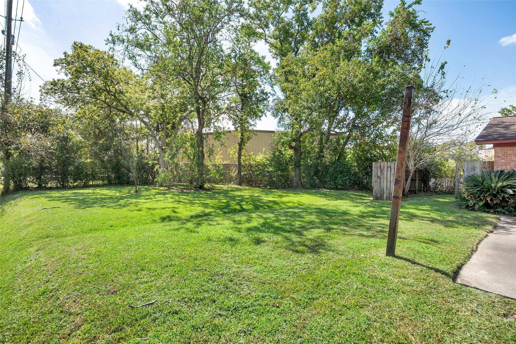 813 Texas Avenue , League City, TX, 77573 | 72028339 | Realty Texas LLC