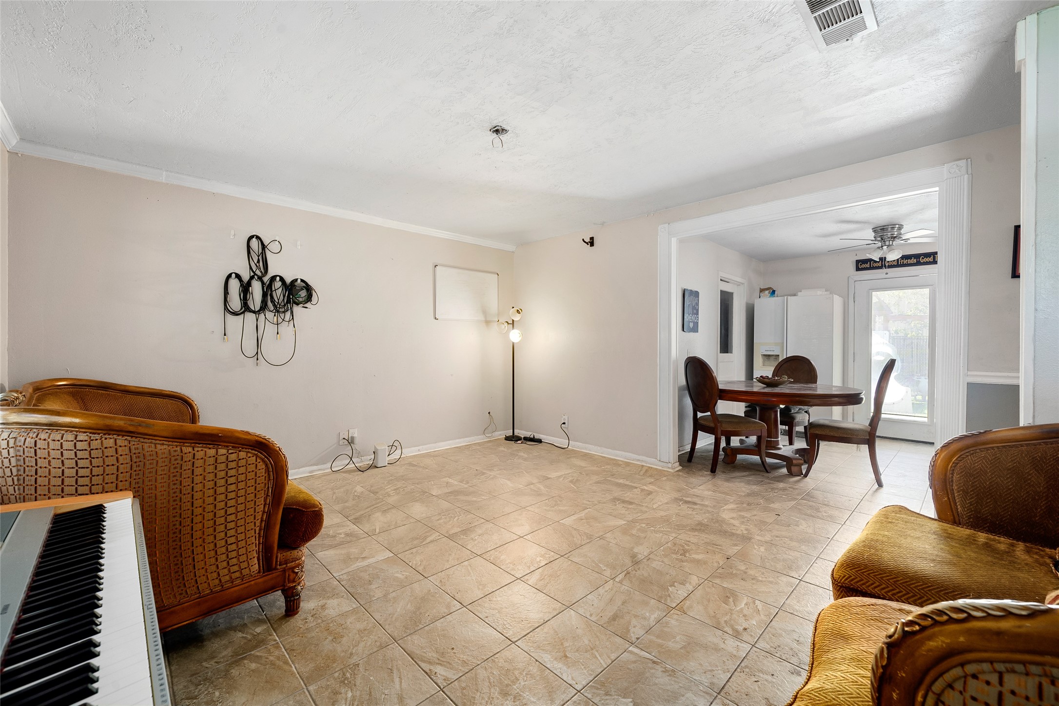 813 Texas Avenue , League City, TX, 77573 | 72028339 | Realty Texas LLC