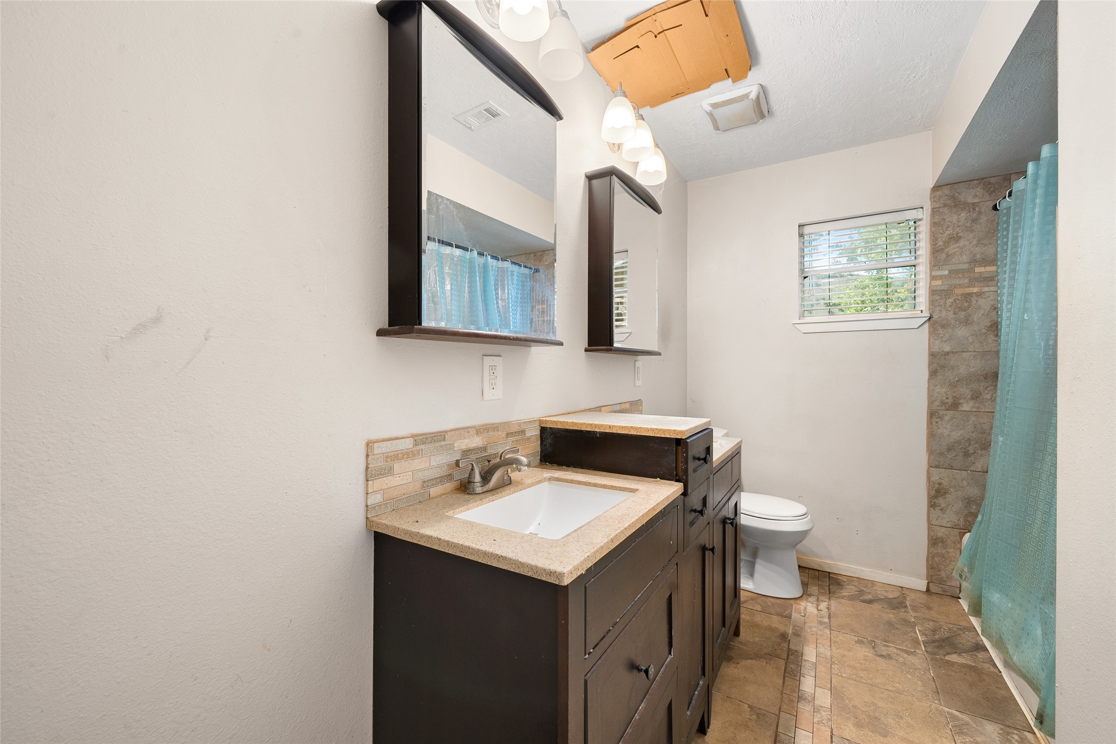 813 Texas Avenue , League City, TX, 77573 | 72028339 | Realty Texas LLC