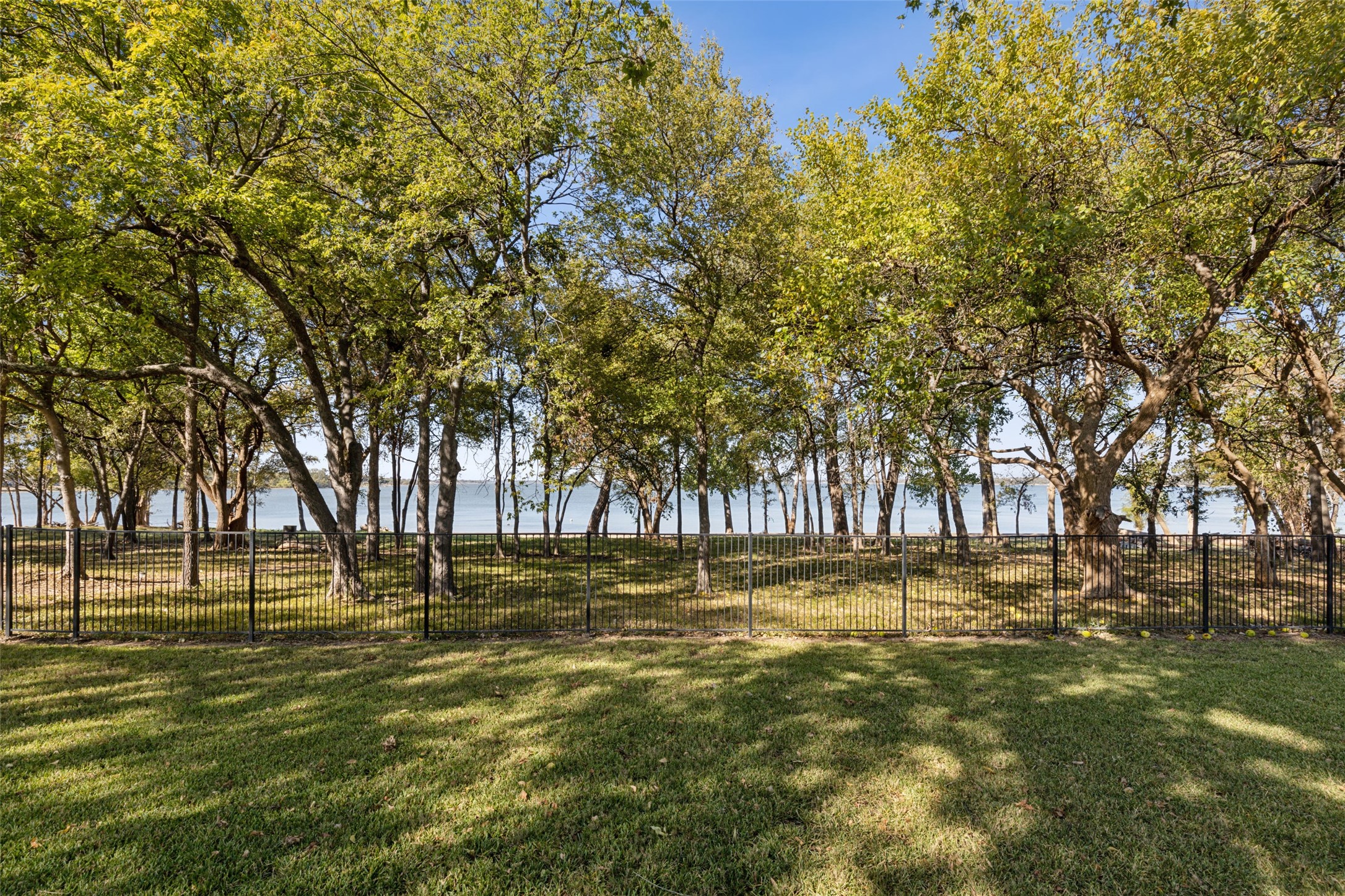 321 Paradise Cove , Shady Shores, TX, 76208 | 20744260 | Realty Texas LLC