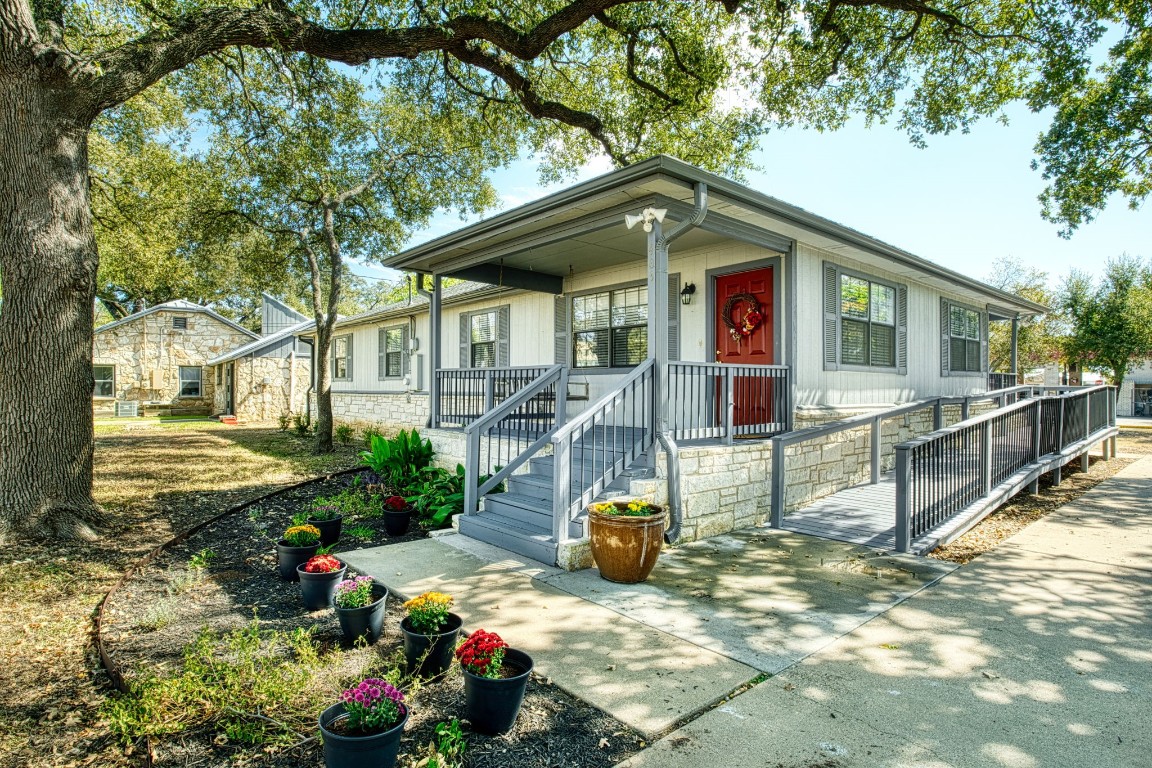 For Sale: 403 W Anderson Avenue Blog Image Banner