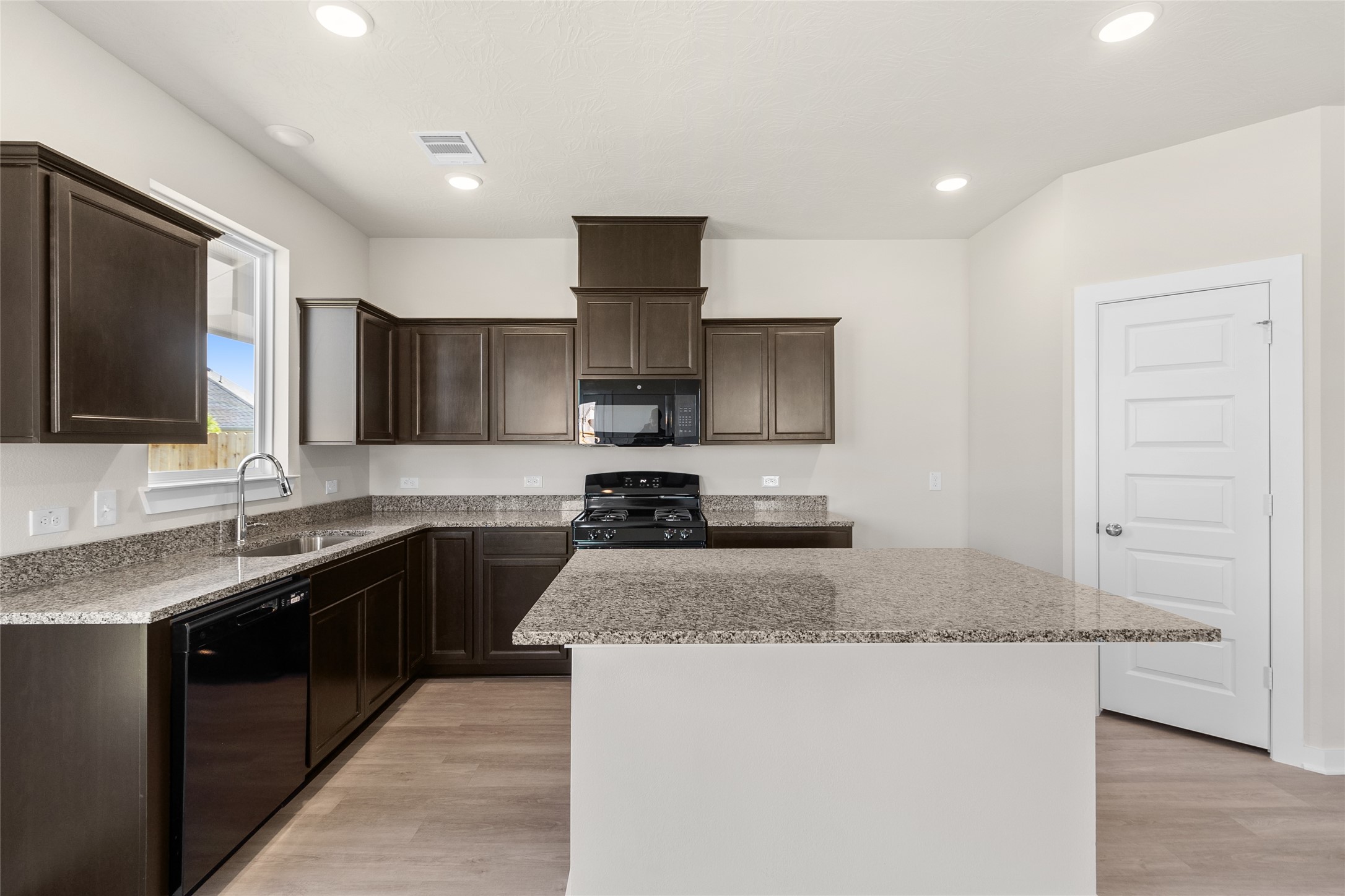 1501 Mirador Drive , Conroe, TX, 77301 | 87438355 | Realty Texas LLC