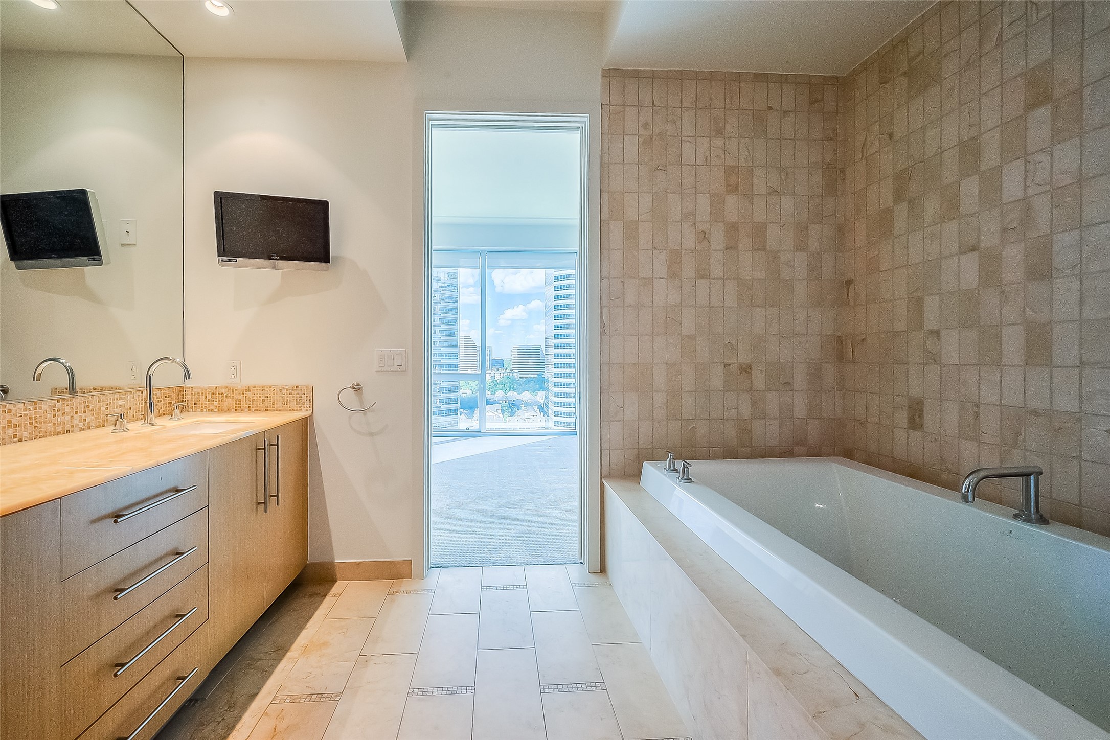 1600 Post Oak Blvd 1501 , Houston, TX, 77056 | 2357997 | Realty Texas LLC