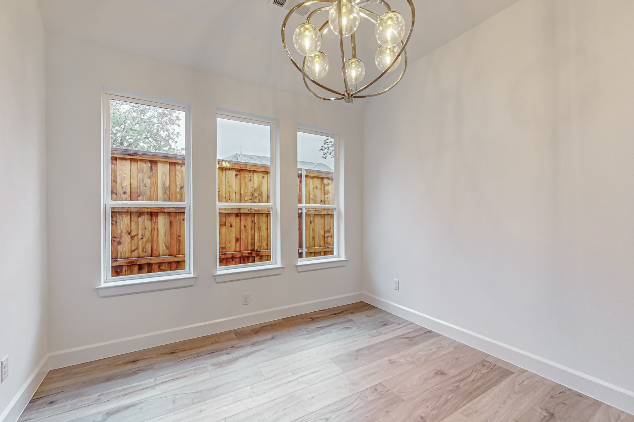 2706 W Clarendon Drive , Dallas, TX, 75211 | 20766939 | Realty Texas LLC