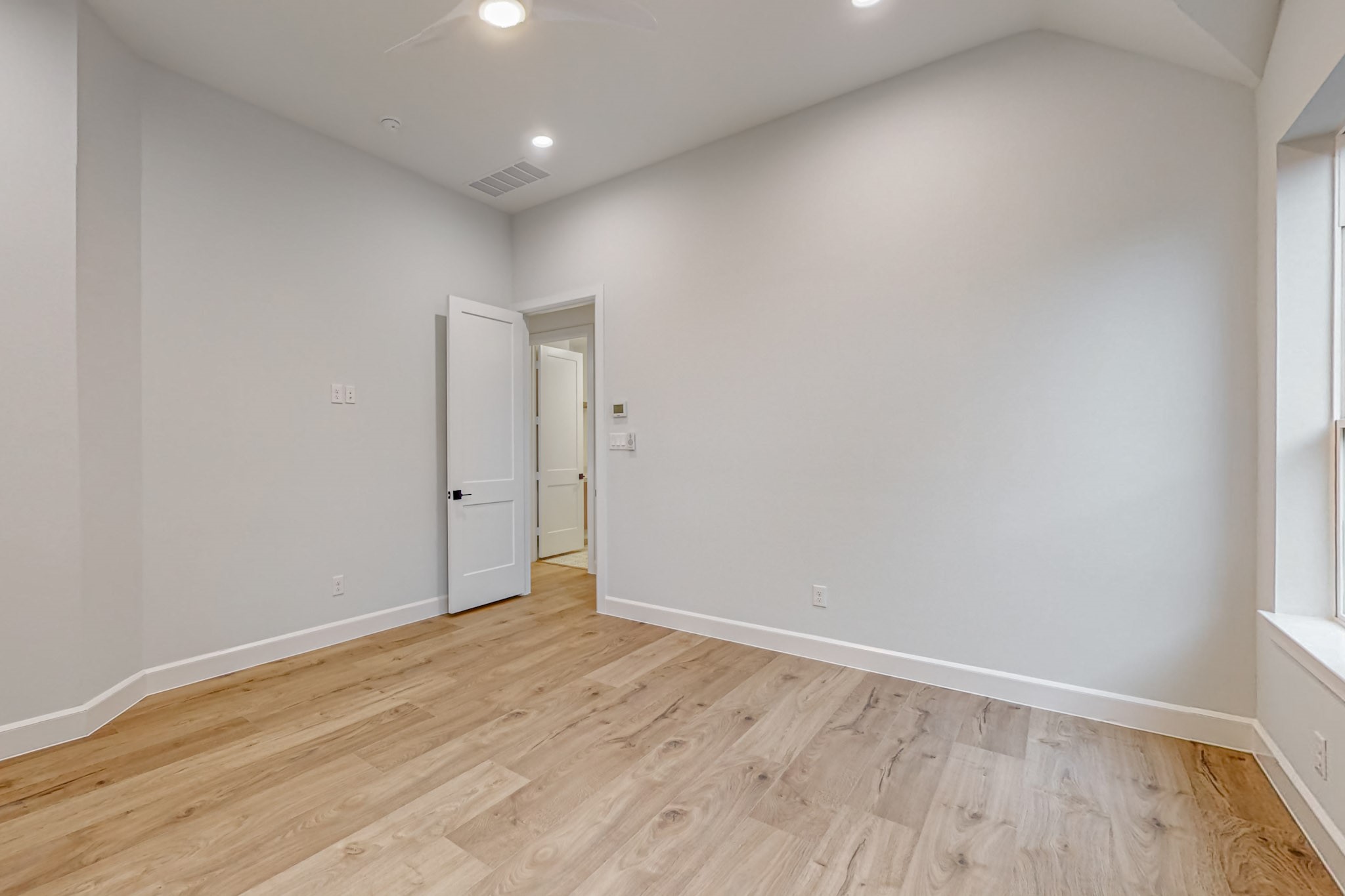 2706 W Clarendon Drive , Dallas, TX, 75211 | 20766939 | Realty Texas LLC