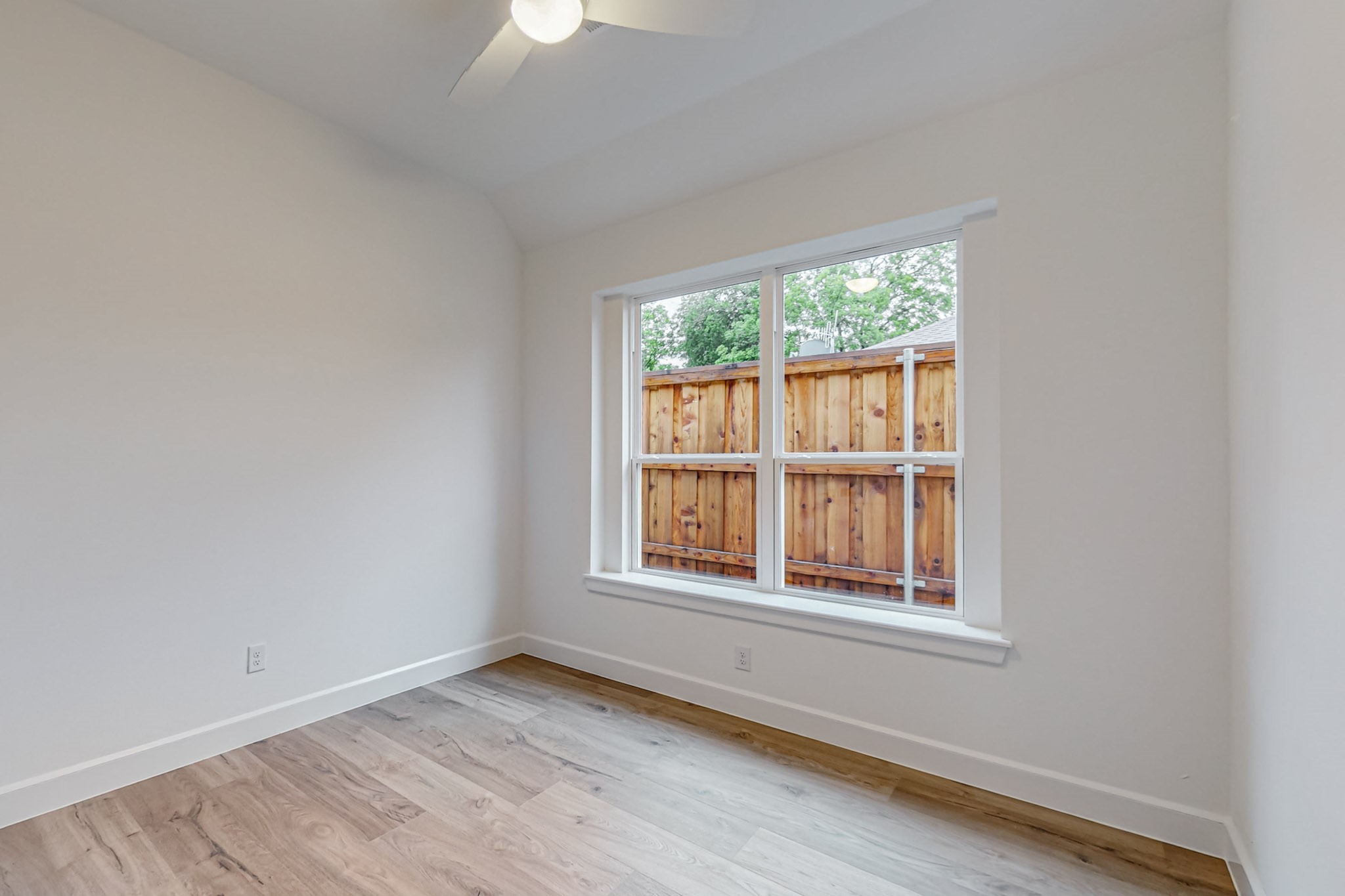 2706 W Clarendon Drive , Dallas, TX, 75211 | 20766939 | Realty Texas LLC