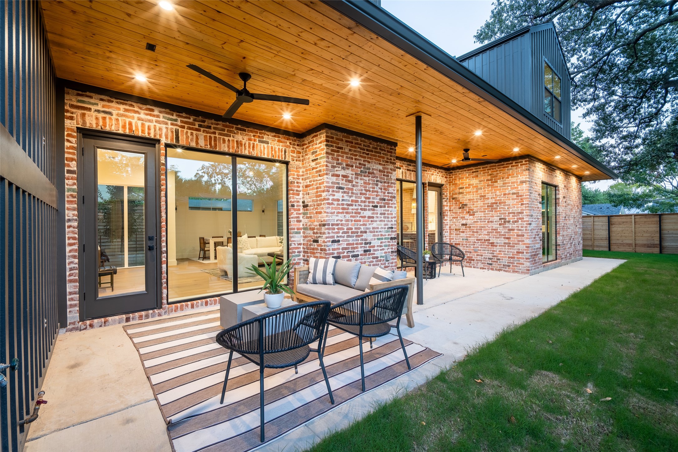 9002 San Fernando Way , Dallas, TX, 75218 | 20765698 | Realty Texas LLC