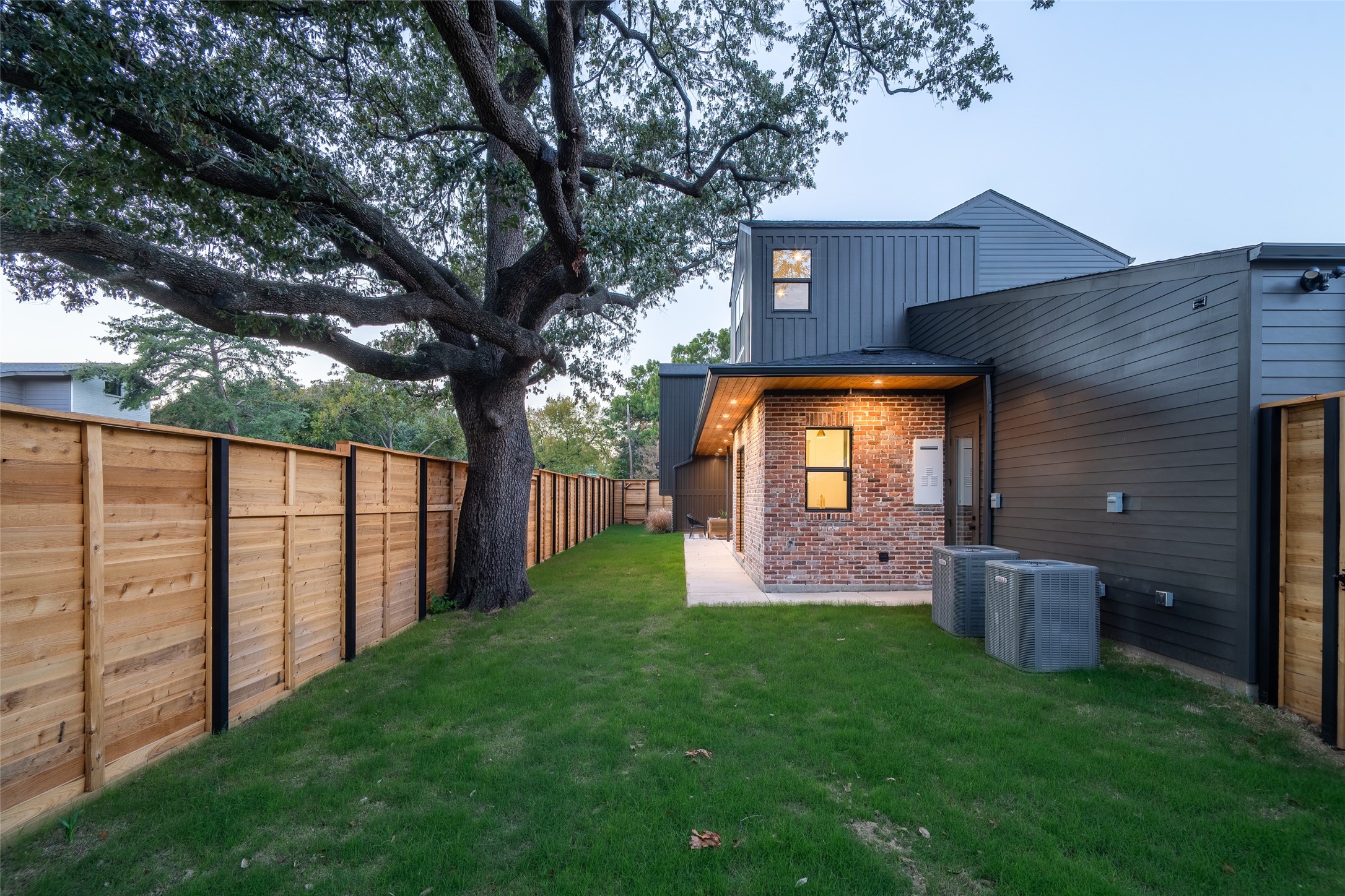 9002 San Fernando Way , Dallas, TX, 75218 | 20765698 | Realty Texas LLC