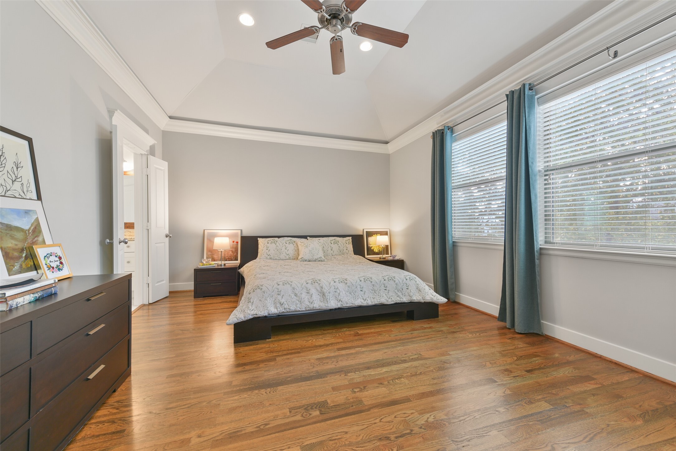 410 W 25th Street , Houston, TX, 77008 | 94797849 | Realty Texas LLC