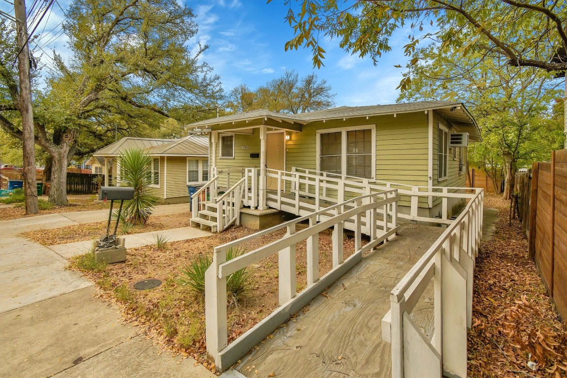 1704 Sanchez Street , Austin, TX, 78702 | 1613848 | Realty Texas LLC