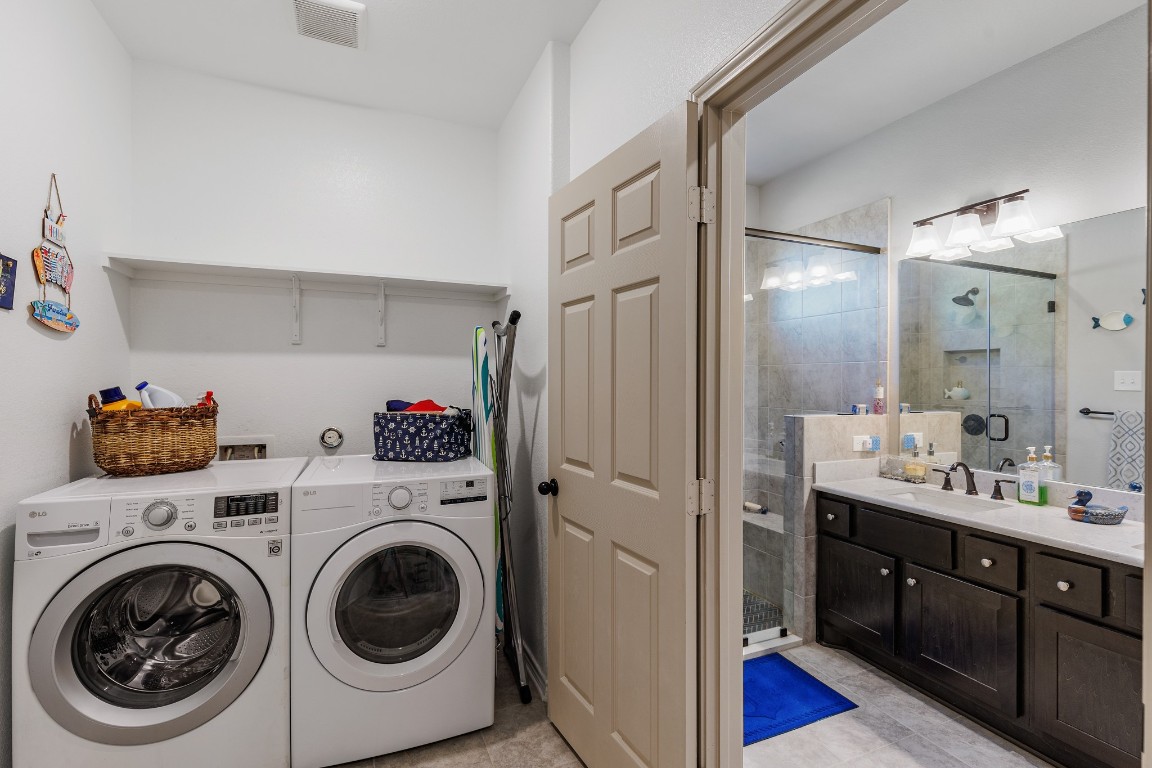 127 Hidden Oaks Drive , Kingsland, TX, 78639 | 4879611 | Realty Texas LLC