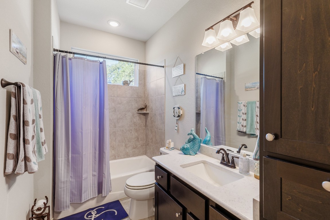 127 Hidden Oaks Drive , Kingsland, TX, 78639 | 4879611 | Realty Texas LLC