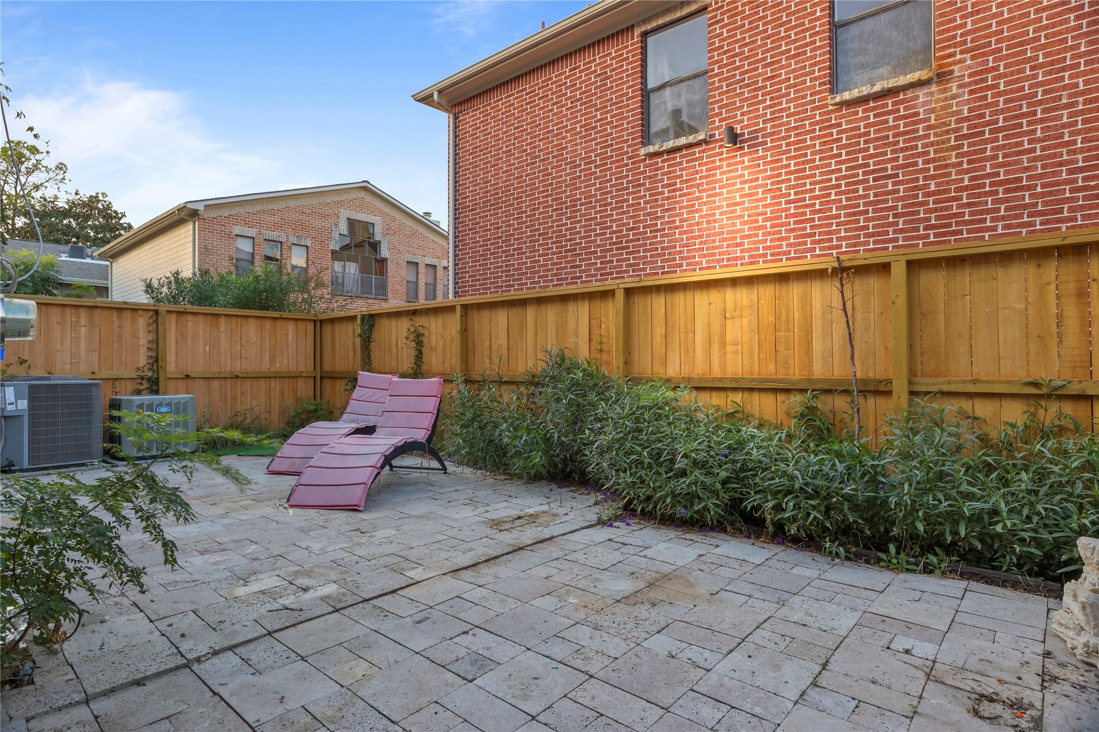 5646 Valerie Street , Houston, TX, 77081 | 60266694 | Realty Texas LLC