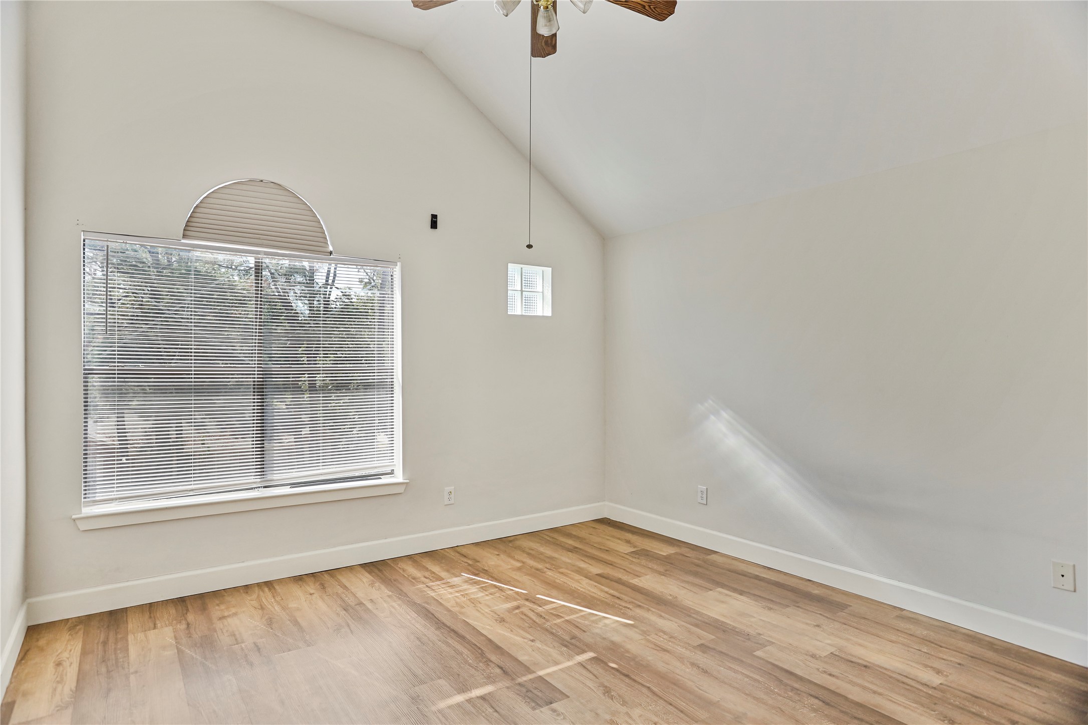 5646 Valerie Street , Houston, TX, 77081 | 60266694 | Realty Texas LLC