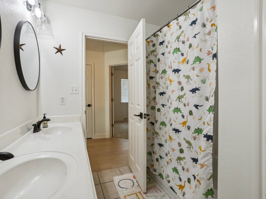 5000 Mission Oaks Boulevard 12 , Austin, TX, 78735 | 9938018 | Realty Texas LLC