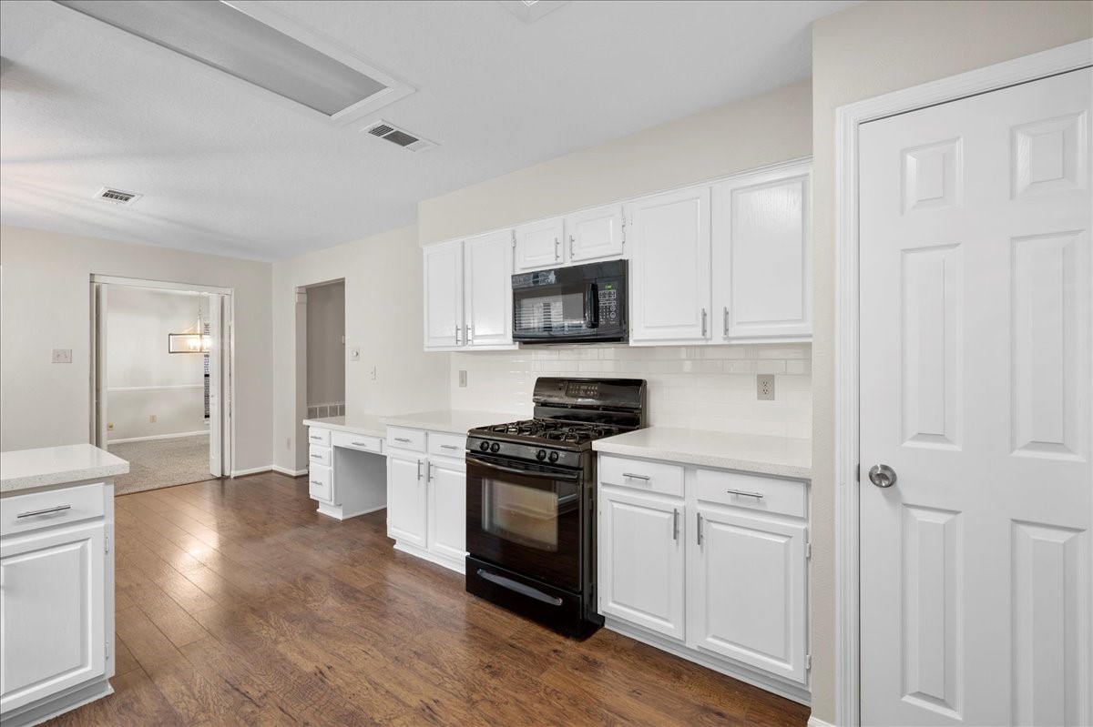 38 Eagle Rock Place , The Woodlands, TX, 77381 | 83318106 | Realty Texas LLC