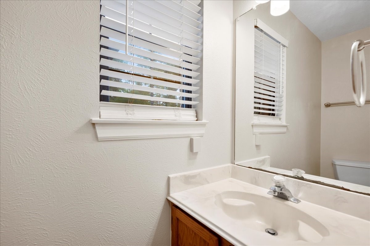 38 Eagle Rock Place , The Woodlands, TX, 77381 | 83318106 | Realty Texas LLC