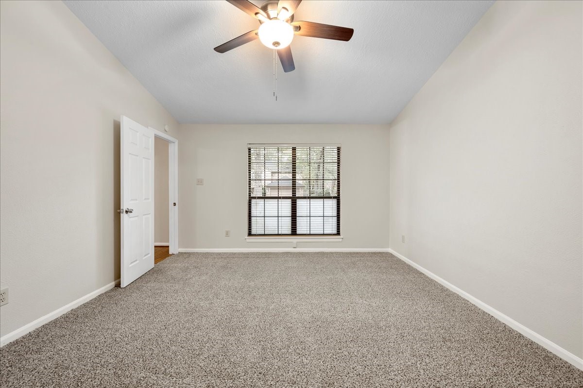 38 Eagle Rock Place , The Woodlands, TX, 77381 | 83318106 | Realty Texas LLC