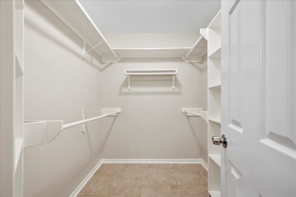 38 Eagle Rock Place , The Woodlands, TX, 77381 | 83318106 | Realty Texas LLC