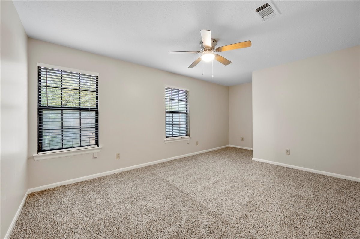 38 Eagle Rock Place , The Woodlands, TX, 77381 | 83318106 | Realty Texas LLC