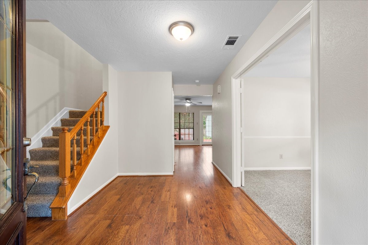 38 Eagle Rock Place , The Woodlands, TX, 77381 | 83318106 | Realty Texas LLC