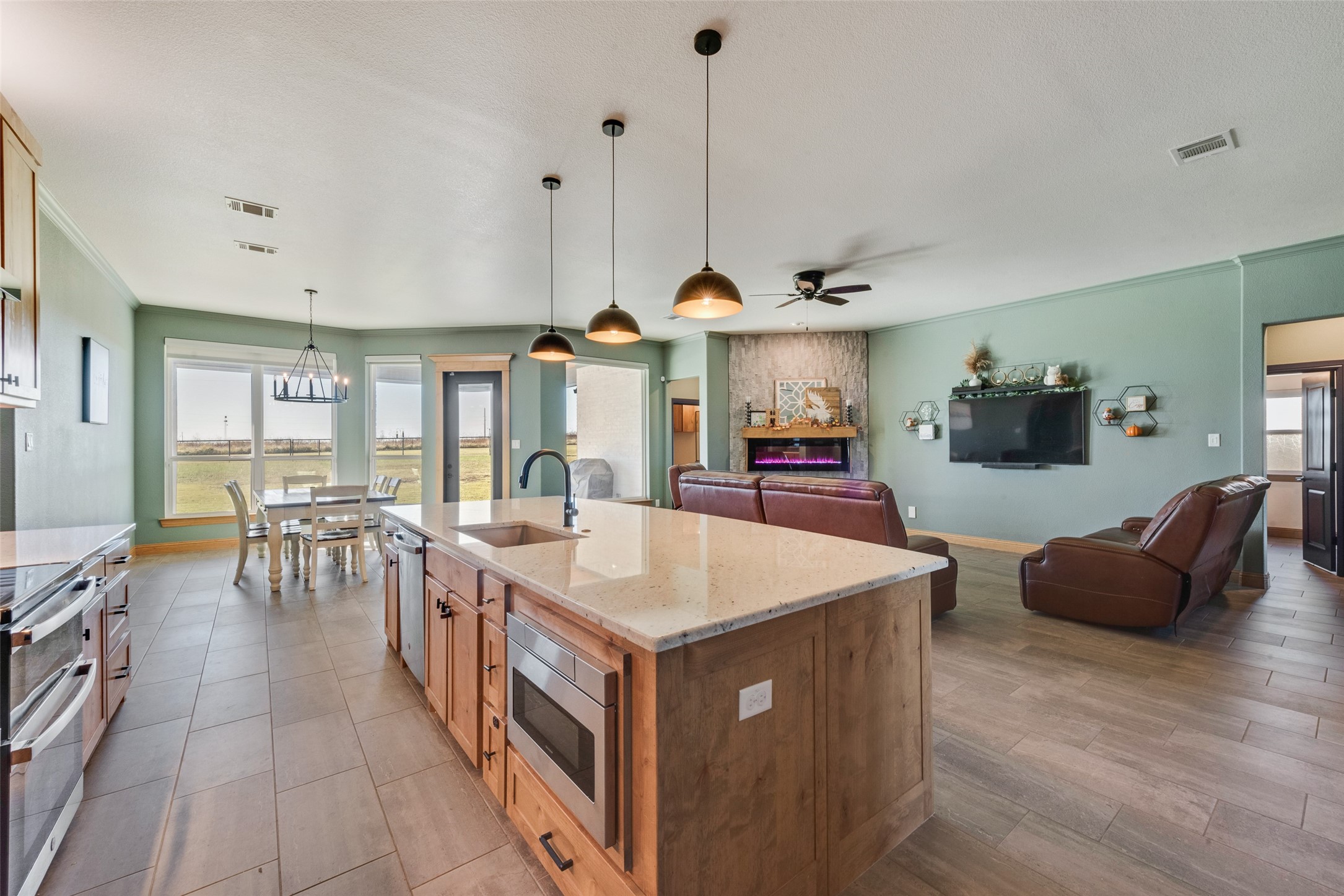 811 Alto Bonito Court , Godley, TX, 76044 | 20769871 | Realty Texas LLC