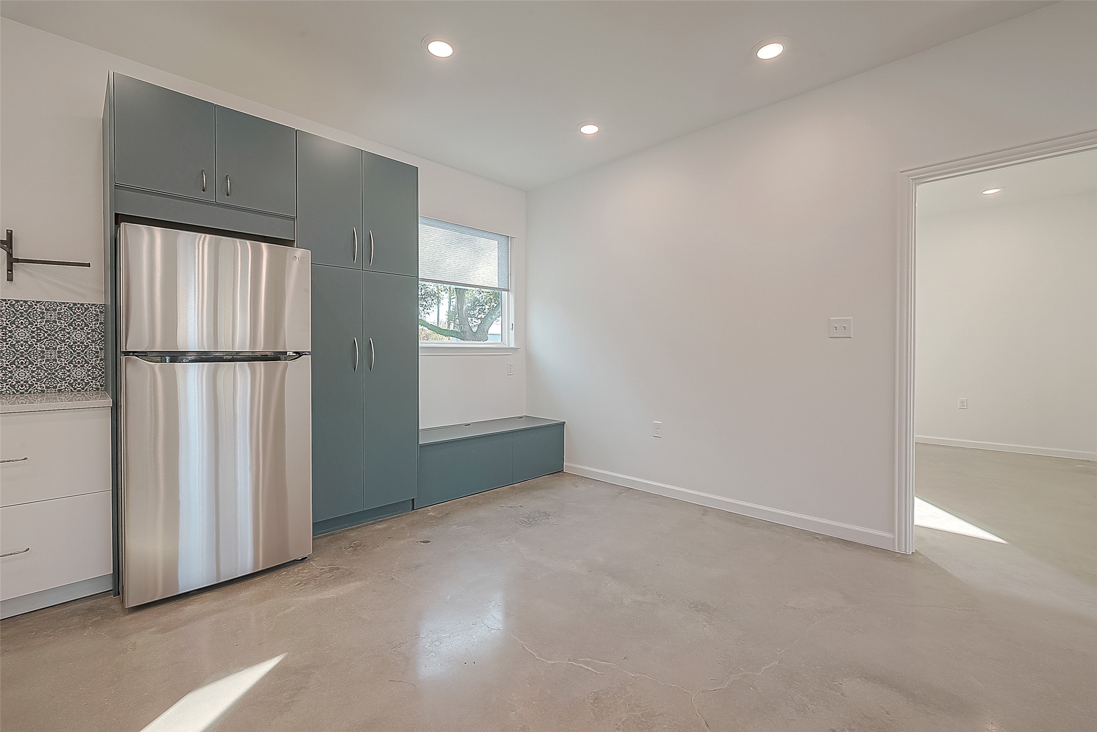 1304 Holder Street B , Conroe, TX, 77301 | 92557063 | Realty Texas LLC
