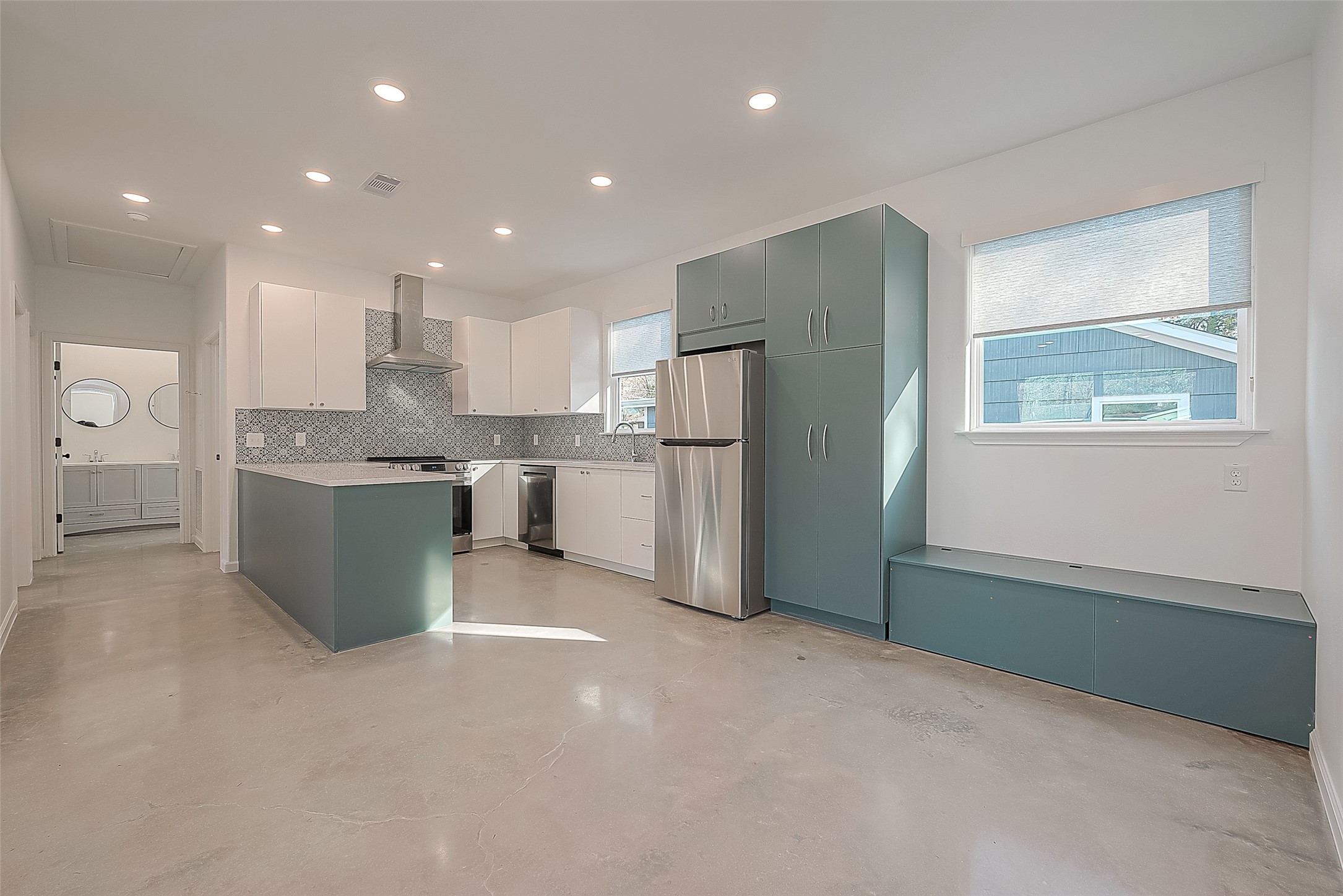 1304 Holder Street B , Conroe, TX, 77301 | 92557063 | Realty Texas LLC