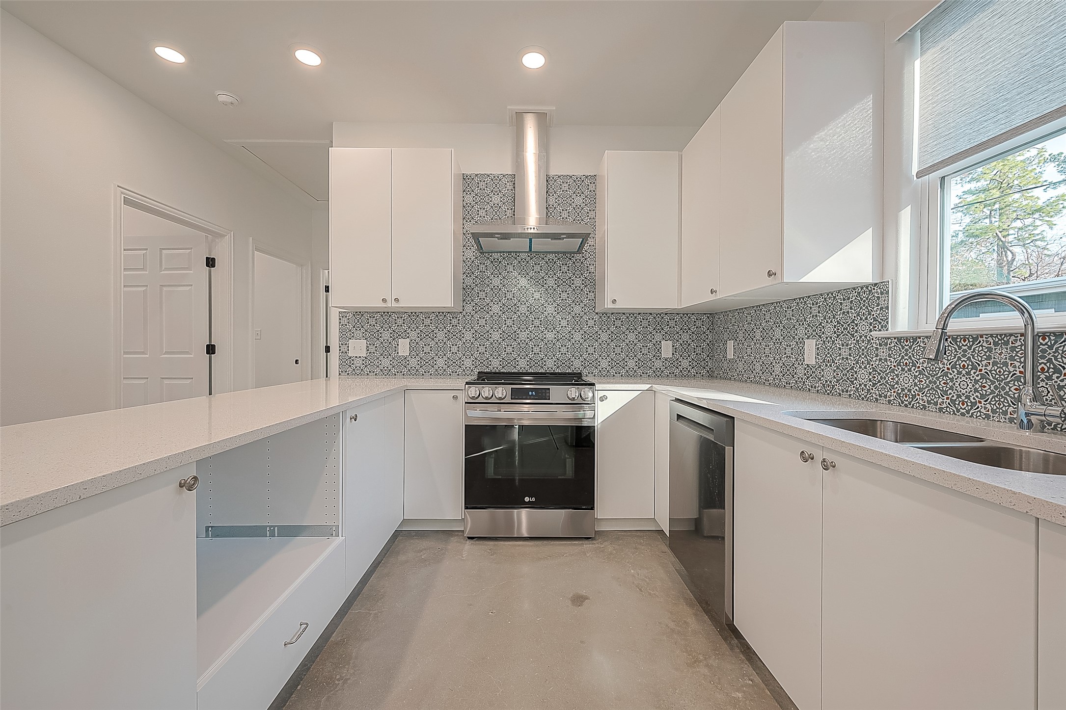 1304 Holder Street B , Conroe, TX, 77301 | 92557063 | Realty Texas LLC