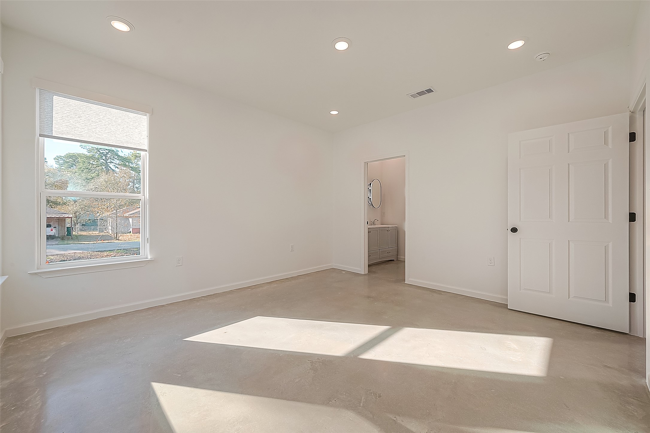 1304 Holder Street B , Conroe, TX, 77301 | 92557063 | Realty Texas LLC