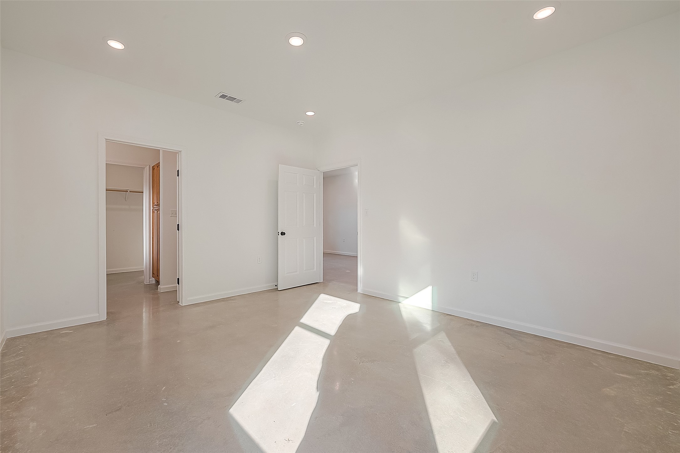 1304 Holder Street B , Conroe, TX, 77301 | 92557063 | Realty Texas LLC