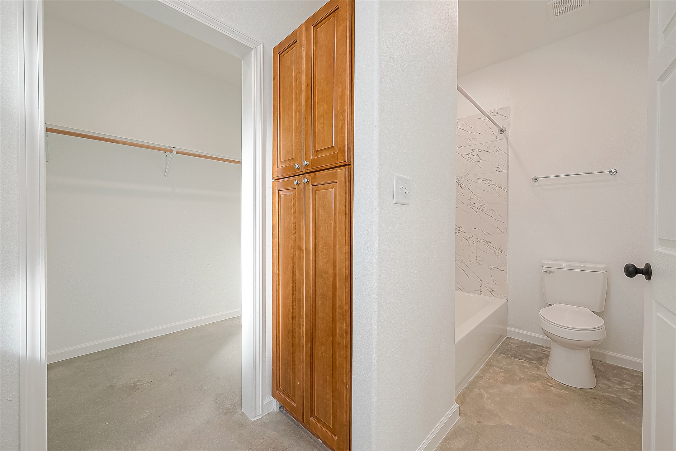 1304 Holder Street B , Conroe, TX, 77301 | 92557063 | Realty Texas LLC