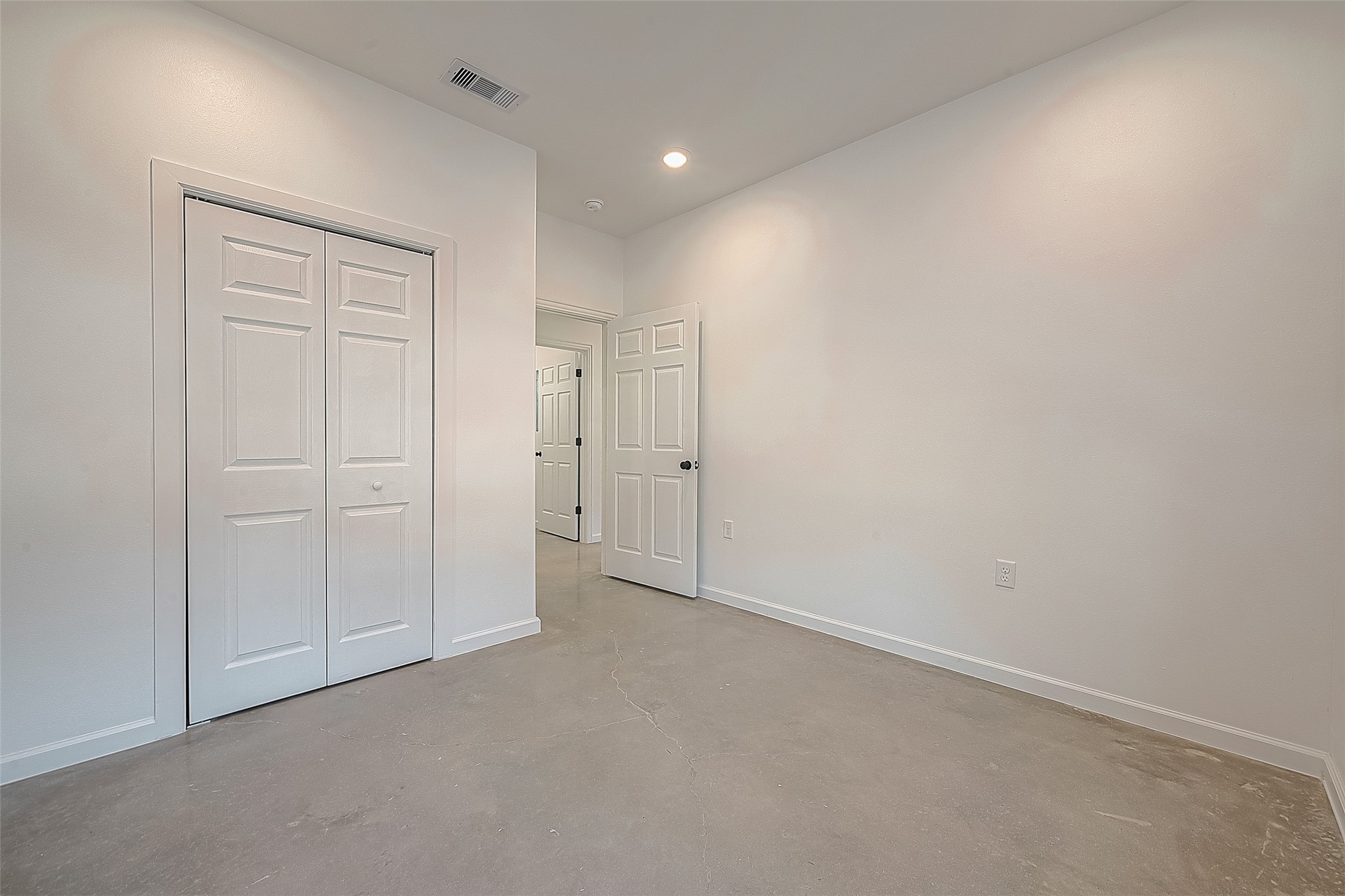 1304 Holder Street B , Conroe, TX, 77301 | 92557063 | Realty Texas LLC
