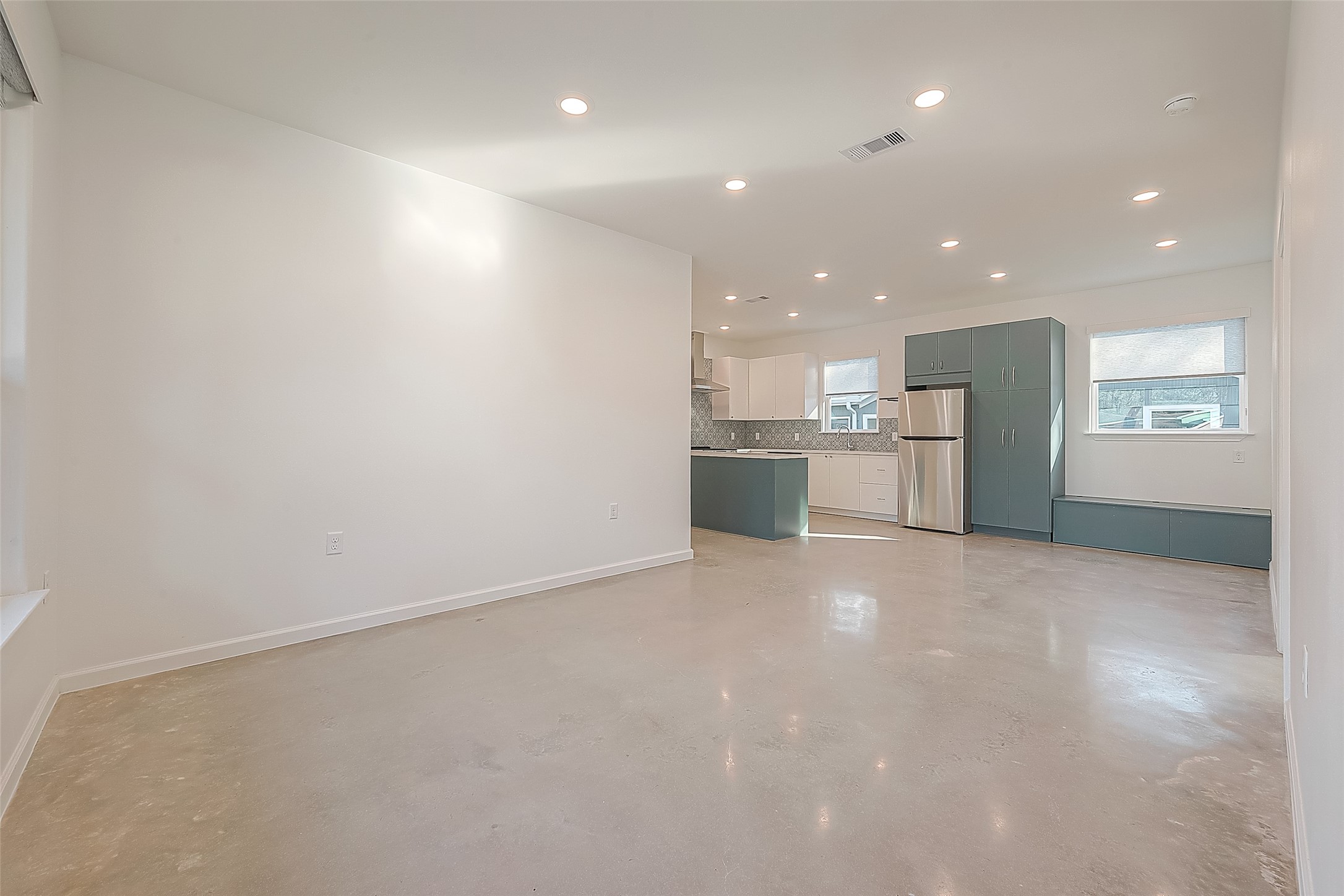 1304 Holder Street B , Conroe, TX, 77301 | 92557063 | Realty Texas LLC