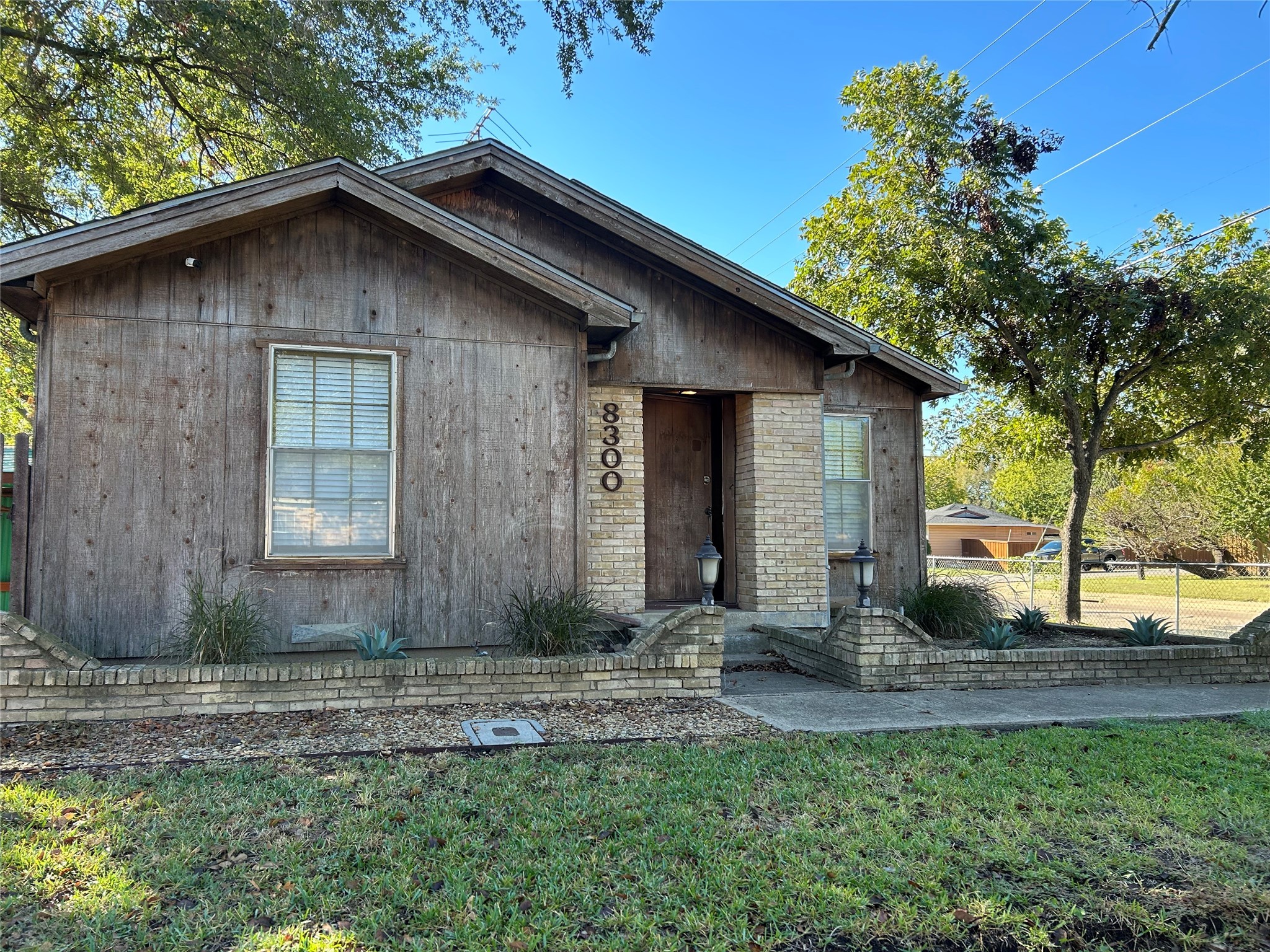 8300 Maddox Street , Dallas, TX, 75217 | 20772295 | Realty Texas LLC