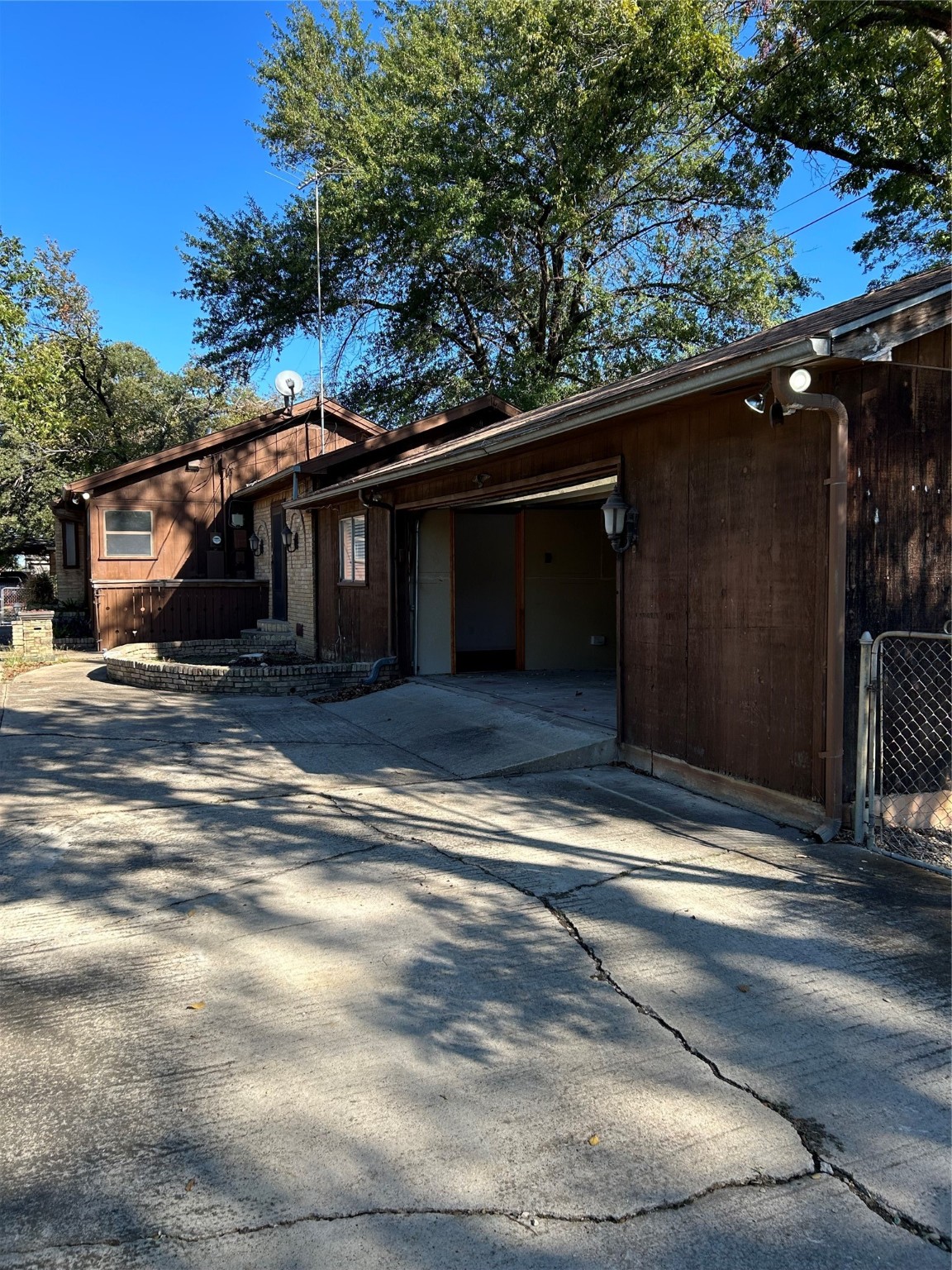 8300 Maddox Street , Dallas, TX, 75217 | 20772295 | Realty Texas LLC