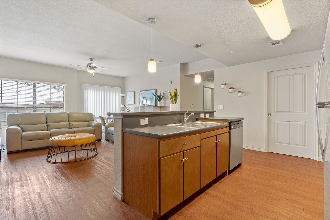 5117 N Lamar Boulevard 203 , Austin, TX, 78751 | 7872430 | Realty Texas LLC