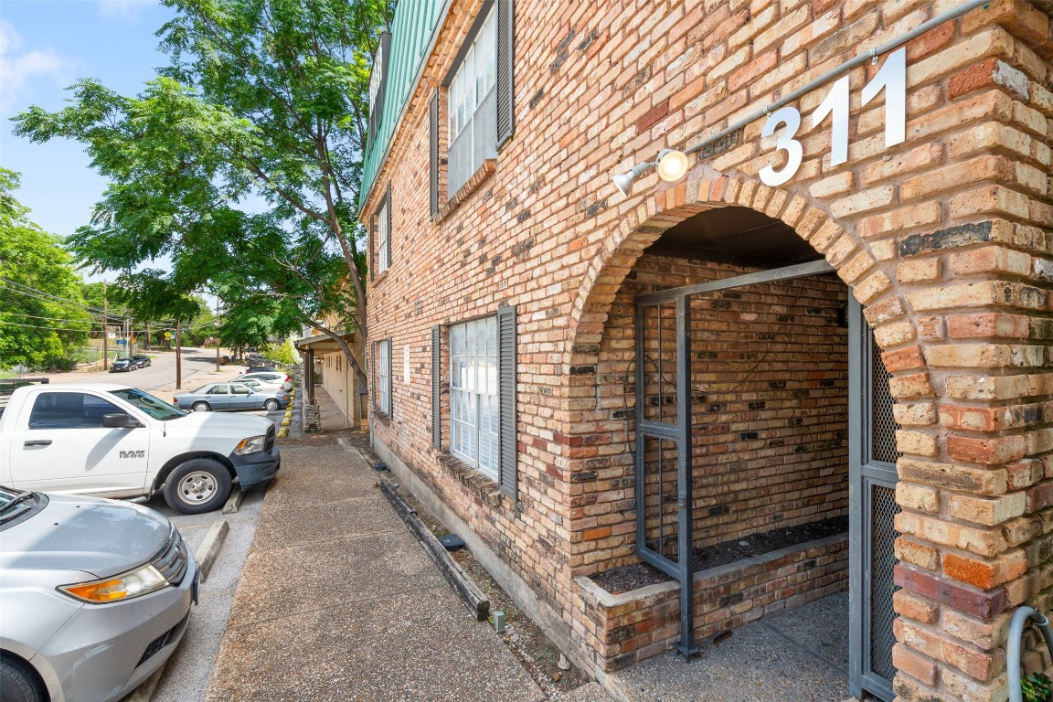 311 E 31ST Street 203B , Austin, TX, 78705 | 3638373 | Realty Texas LLC