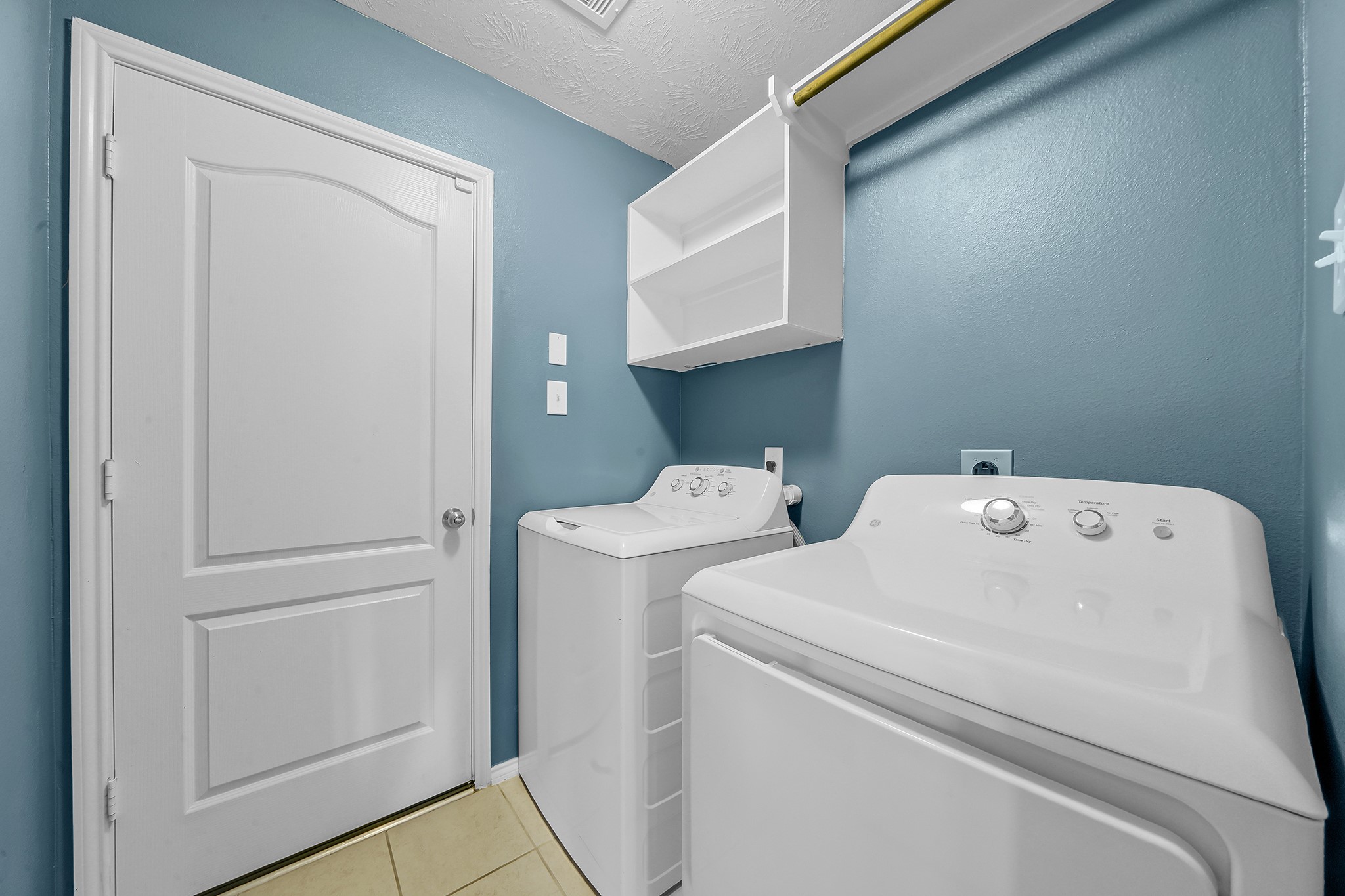 13815 Kodiak Brown Bear Street 